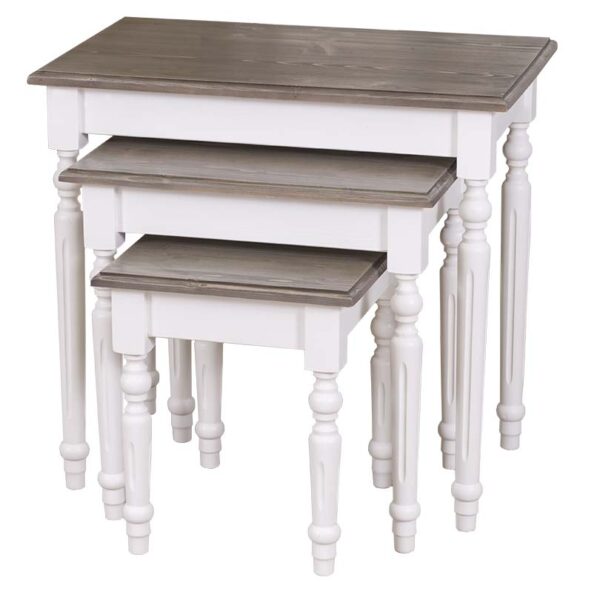 Landelijke salontafel/bijzettafel set van 3. Gemaakt van massief eiken hout in de kleur wit met naturel. Het meubel kan op verschillende manieren geverfd worden in verschillende kleuren en kan op maat gemaakt worden. Villa Laura