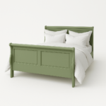 Landelijke, klassieke, romantische houten tweepersoons bed met twee lades. Gemaakt van massief hout eiken in de kleur groen. Het bed kan op verschillende manieren geverfd worden in verschillende kleuren en kan op maat gemaakt worden. Villa Laura