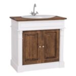 eiken houten klassiek landelijk badkamermeubel met ornamenten. het heeft een wasbak en een kraan. de onderkast heeft 2 deuren waar veel opbergruimte is. In de kleur wit, warm eiken hout. Villa Laura