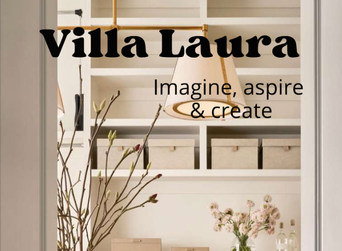 Brochure met een ambachtelijke meubelcollectie in landelijke, brocante en klassieke stijl. Bevat maatwerkmeubelen zoals halmeubels, stoelen, tafels, kookeilanden, bars en kasten, vervaardigd met oog voor detail en karakter.