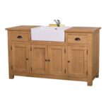 Landelijk houten keukenkast in de afmeting 155 x 65 x 90 cm. De keukenblok heeft lades, deurtjes, en een wasbak. Die landelijke boeren keuken is onderdeel van diverse koppelstukken. Je kan dit helemaal samenstellen. de keukenkast heeft de kleur naturel licht eiken.
