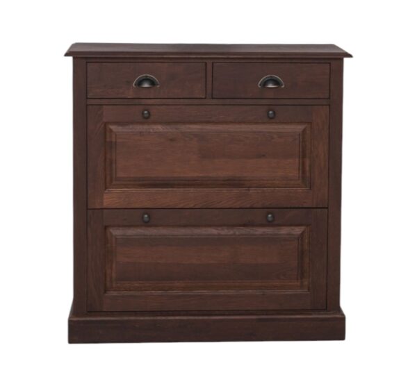 EIken houten landelijke schoenenkast met genoeg opbergruimte. De kast heeft bovenaan vier kleine lades met een komgreep. Daar onder zit 2 kleppen waar de schoenen in op geborgen kunnen worden. Gemaakt van massief eiken hout in de kleur kersen, wengé, walnoot, warm bruin. De kast kan op diverse manieren geverfd worden in verschillende kleuren en kan op maat gemaakt worden. Villa Laura