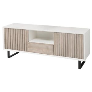 Moderne TV-meubel Barcelona met latjes en hoge stalen U-poten met de afmeting 160 cm breed. het heeft 1 open vak, lade en 2 deurtjes. Het kan op maat gemaakt worden. in de kleur wit en vergrijst eiken.